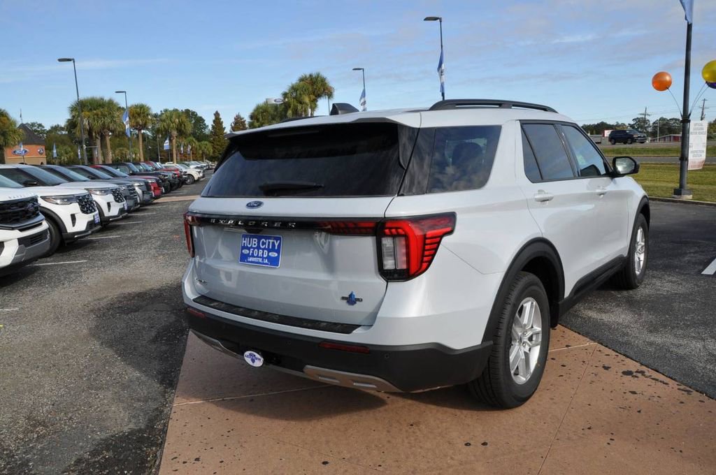 New 2026 Ford Explorer Active w/ Active Comfort Package image 5