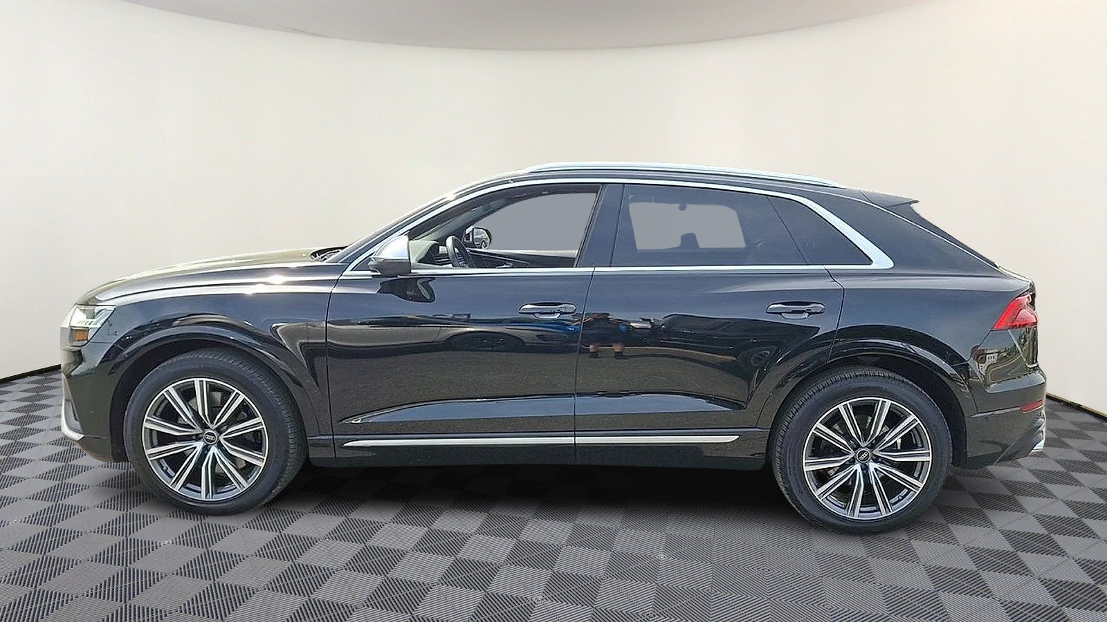 Used 2023 Audi SQ8 Prestige AWD/4WD image 5