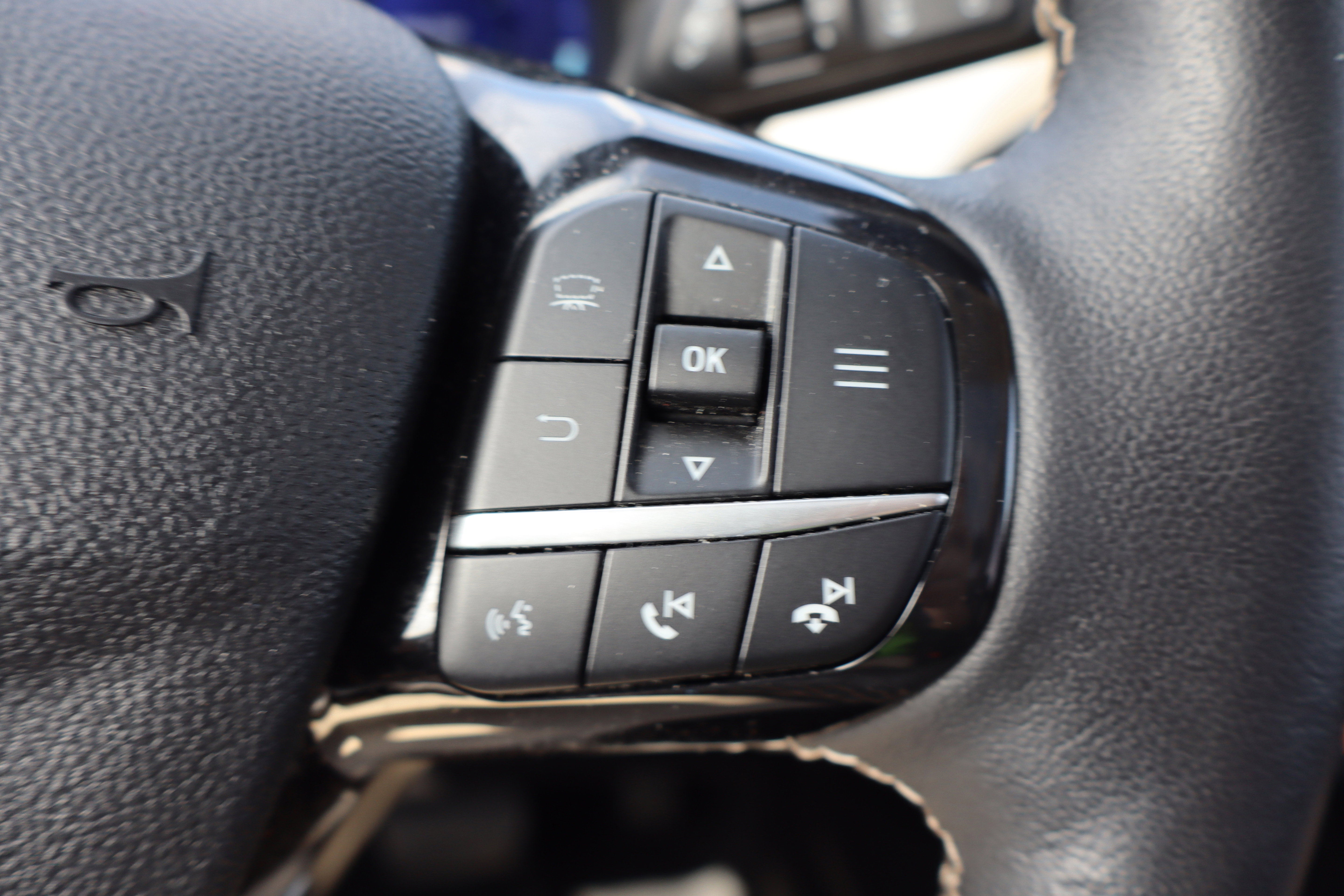 Used 2022 Ford Escape Titanium w/ Titanium Elite Package image 18