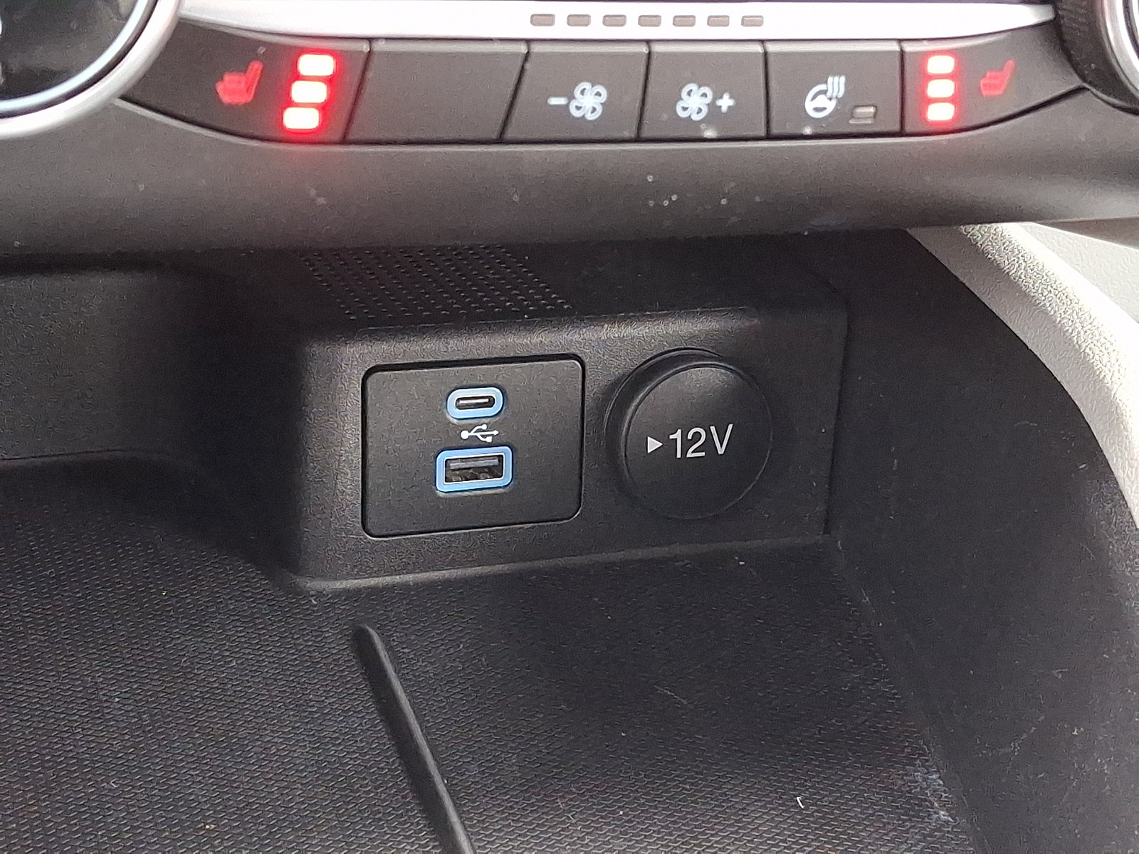Certified 2023 Ford Escape Active AWD/4WD image 31