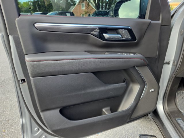 Certified 2025 Chevrolet Suburban RST w/ RST Capability Package AWD/4WD image 11