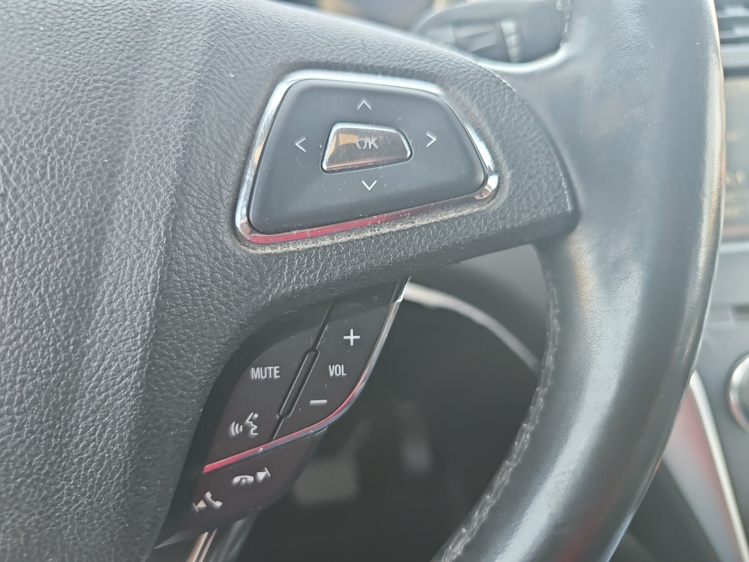 Used 2015 Lincoln MKC FWD w/ Equipment Group 102A Reserve image 23