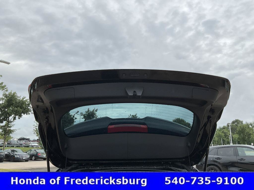 Used 2019 Chevrolet Cruze Diesel w/ Sun And Sound Package FWD image 16