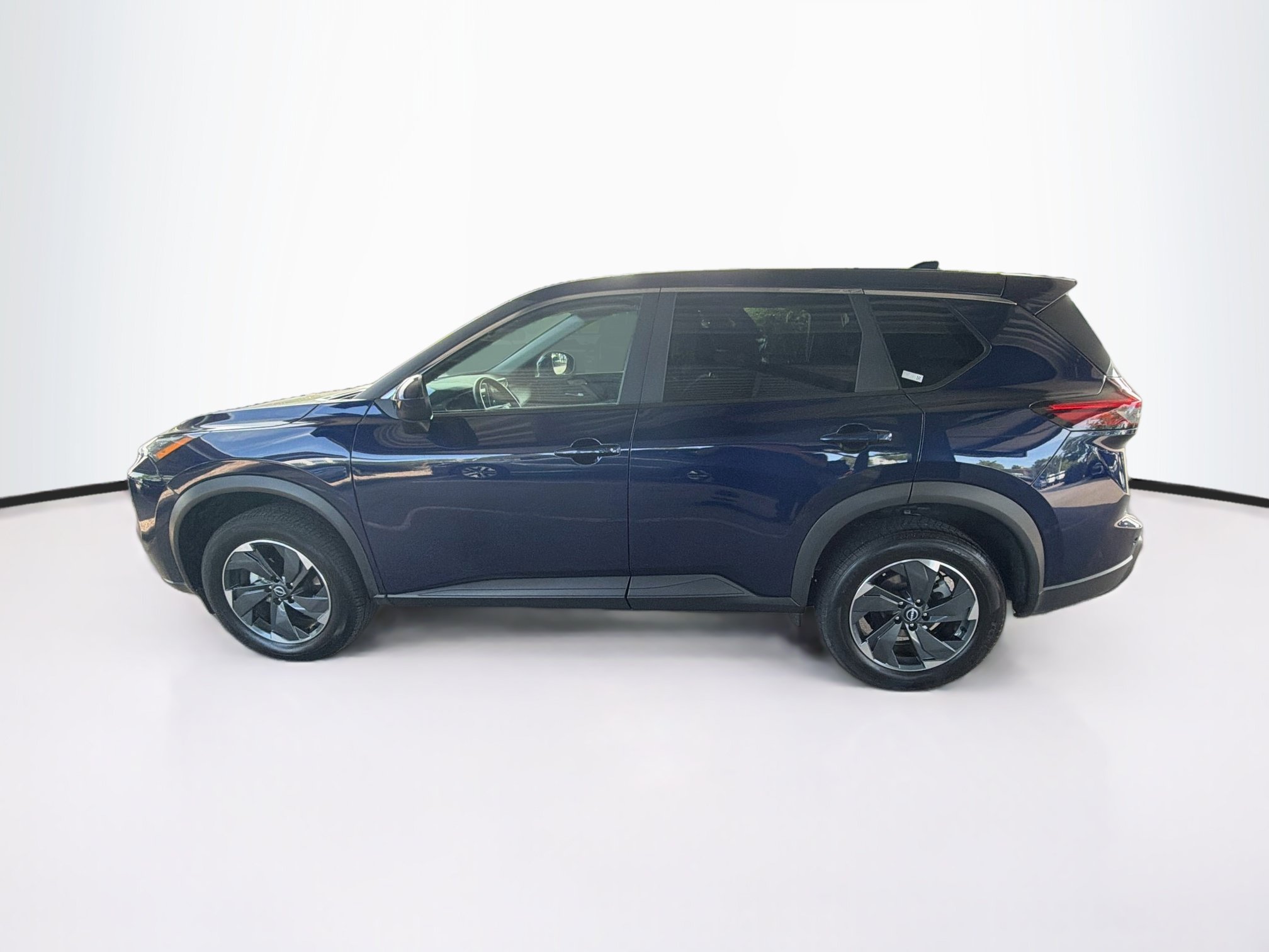Used 2025 Nissan Rogue SV AWD/4WD image 4