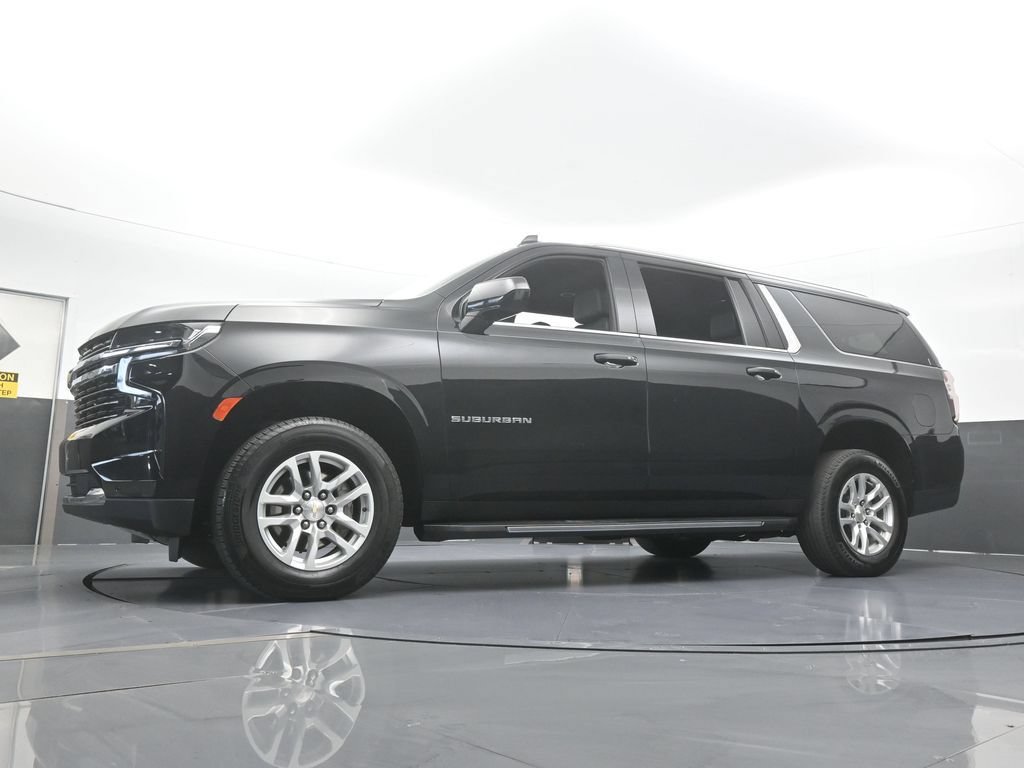 Used 2024 Chevrolet Suburban LT RWD image 59