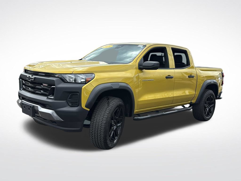Used 2024 Chevrolet Colorado Trail Boss AWD/4WD image 3