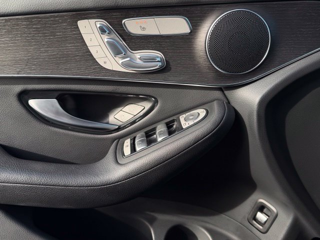 Used 2022 Mercedes-Benz GLC 300 4MATIC w/ Multimedia Package Lite image 15