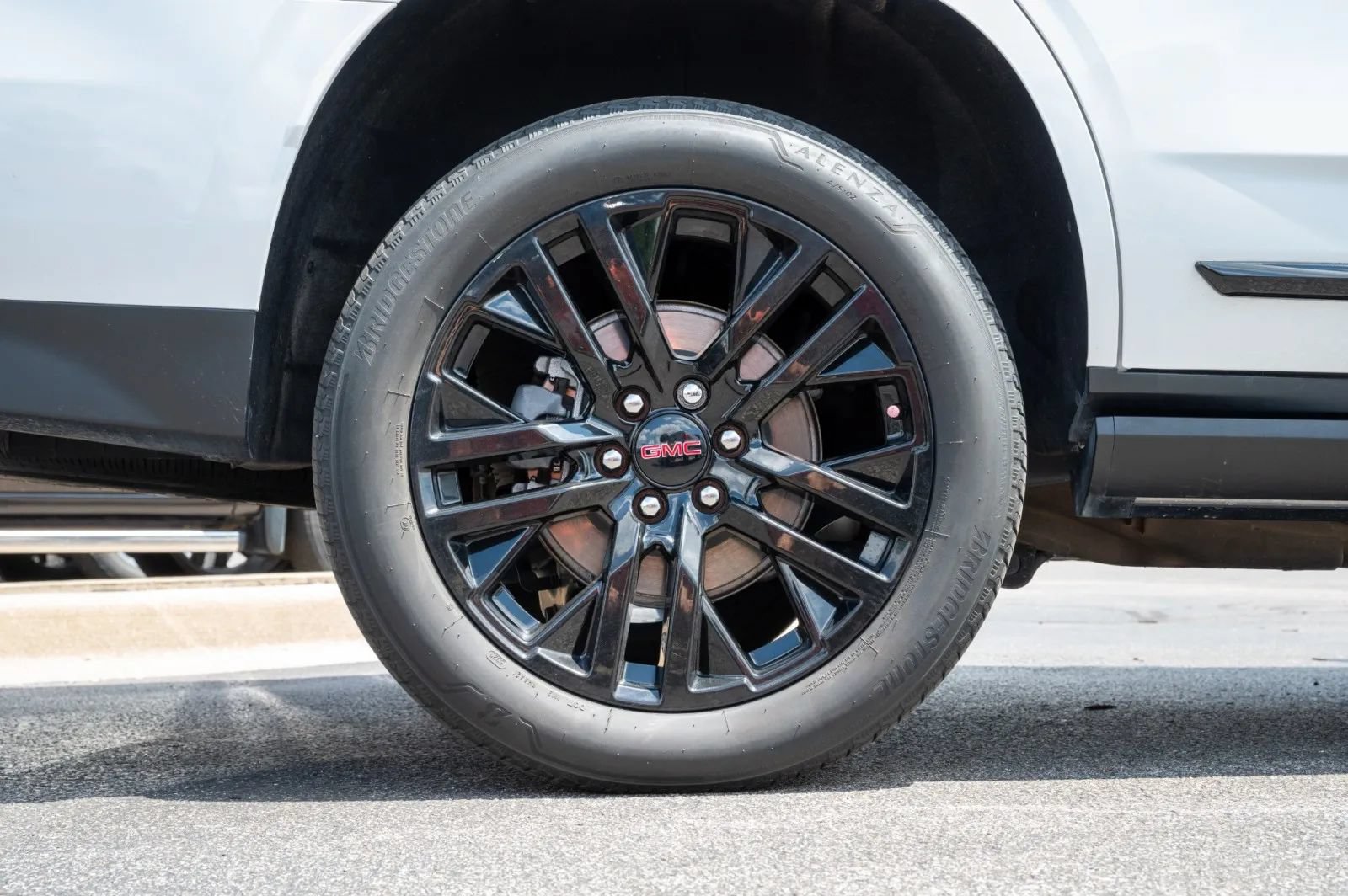 Used 2024 GMC Yukon Denali w/ Denali Reserve Package AWD/4WD image 16