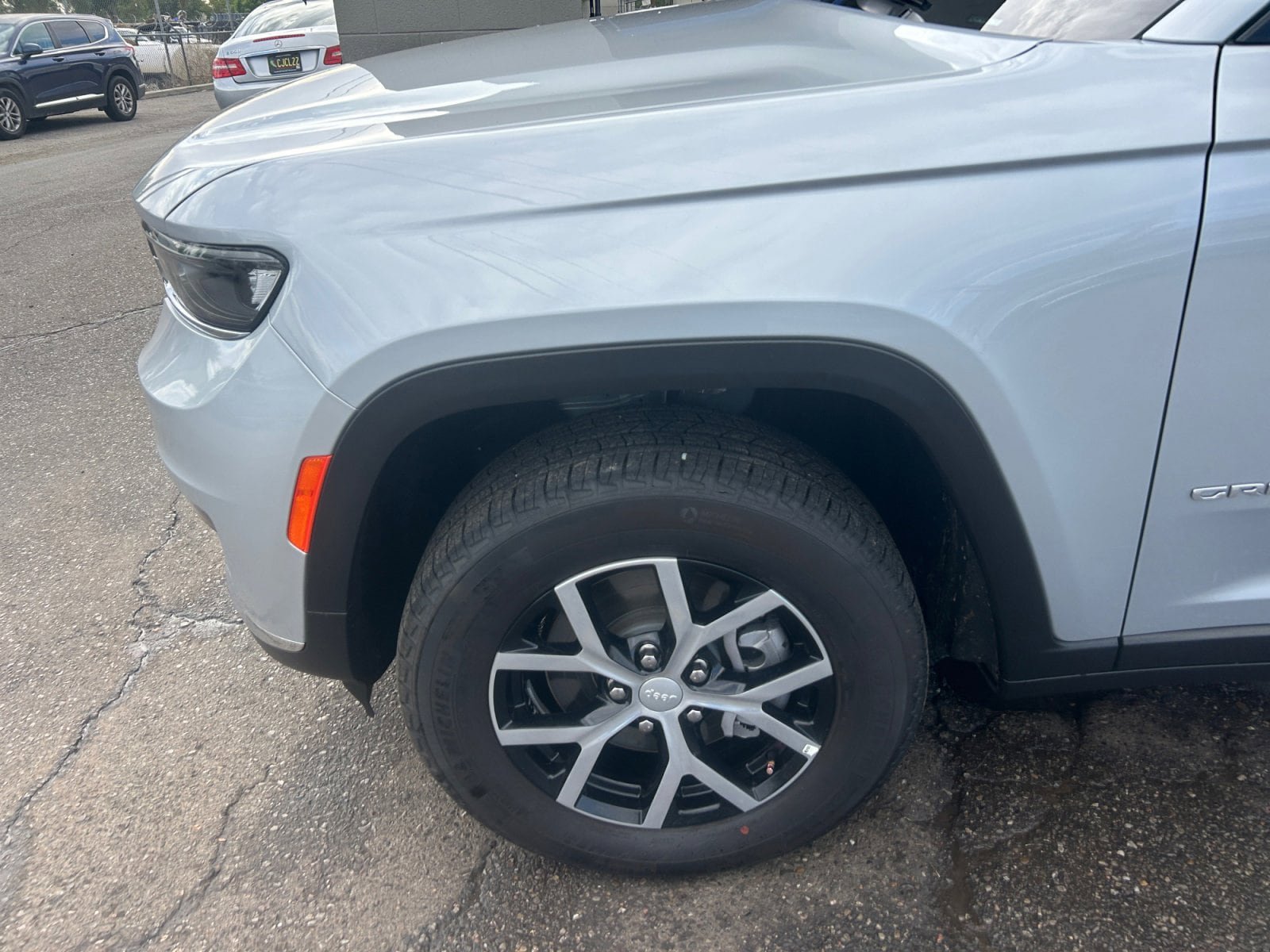 Used 2025 Jeep Grand Cherokee L Limited AWD/4WD image 11