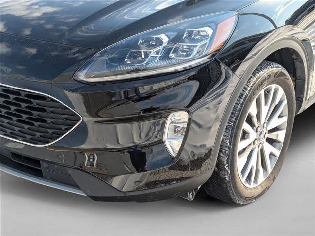 Certified 2022 Ford Escape Titanium w/ Class II Trailer Tow Package image 11