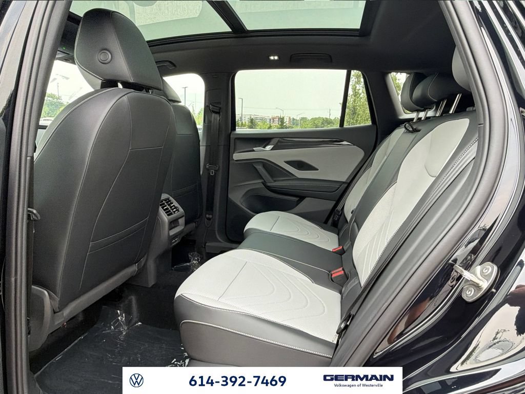 New 2026 Volkswagen Tiguan SE R-Line AWD/4WD image 16