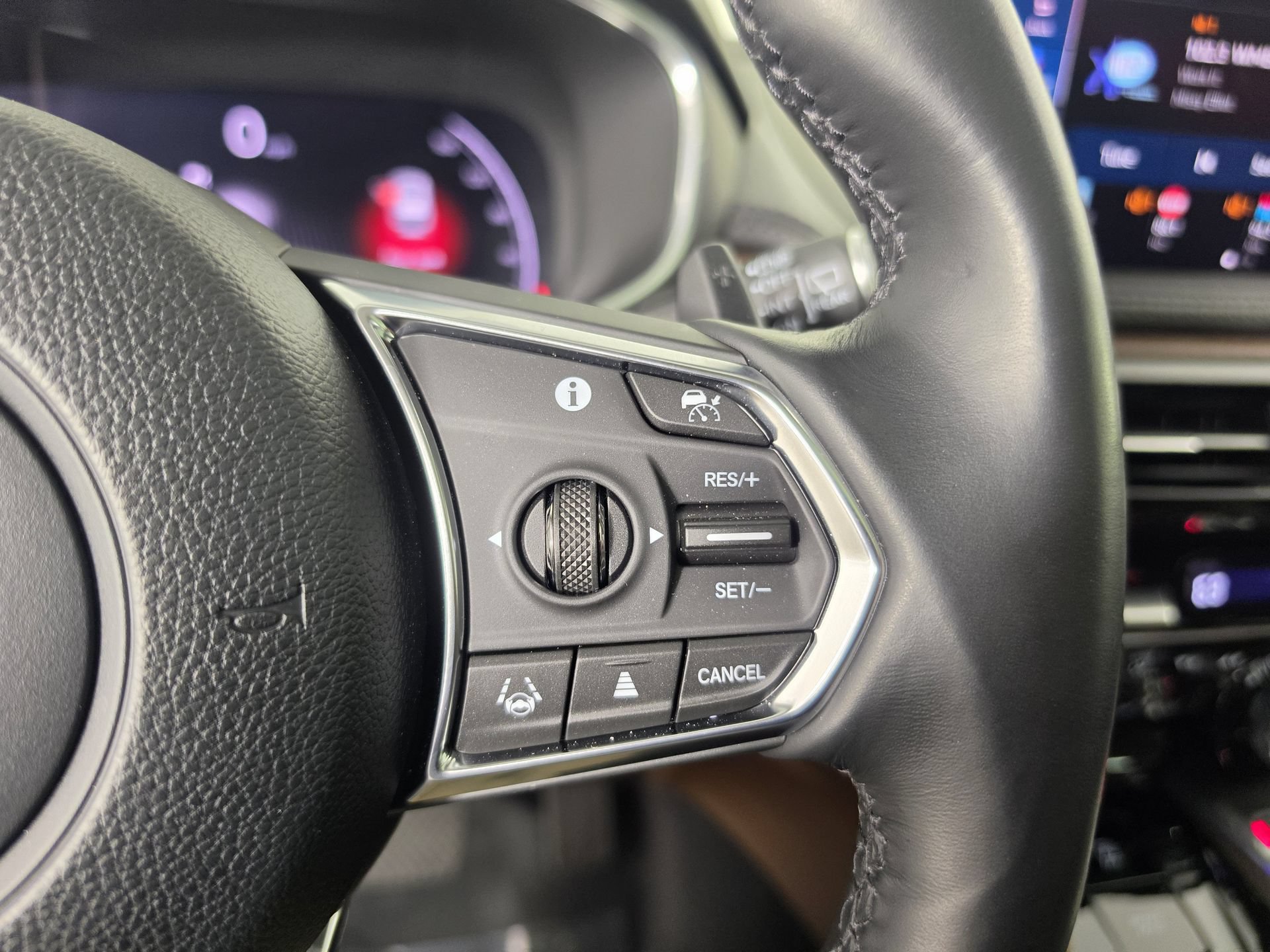Used 2025 Acura MDX w/ Advance Package AWD/4WD image 24