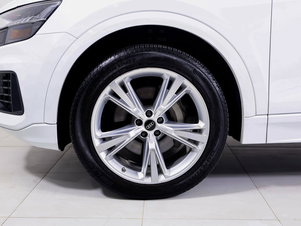 Used 2023 Audi Q8 Premium image 23