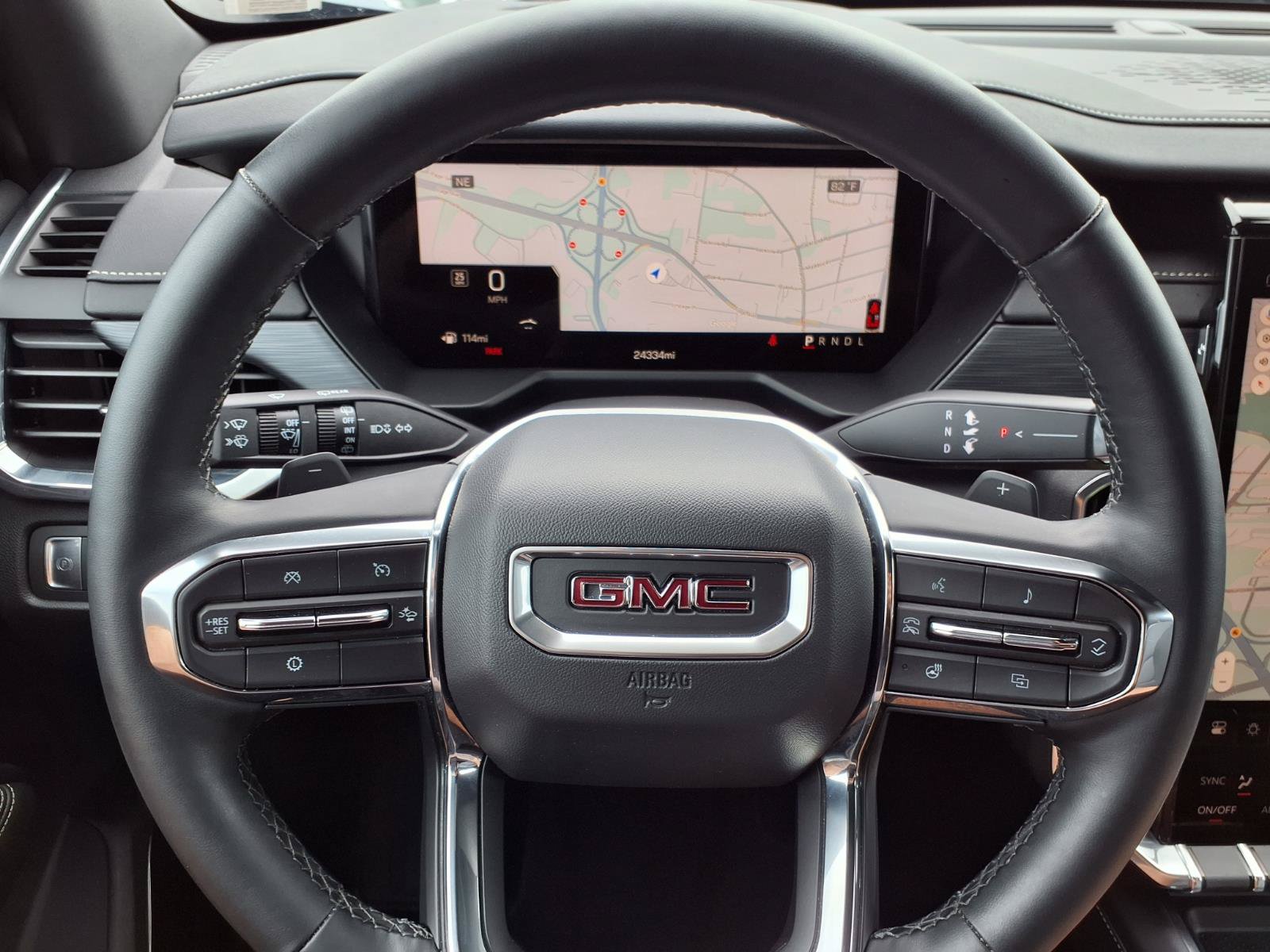 Used 2025 GMC Acadia Elevation w/ Elevation Premium Package FWD image 13