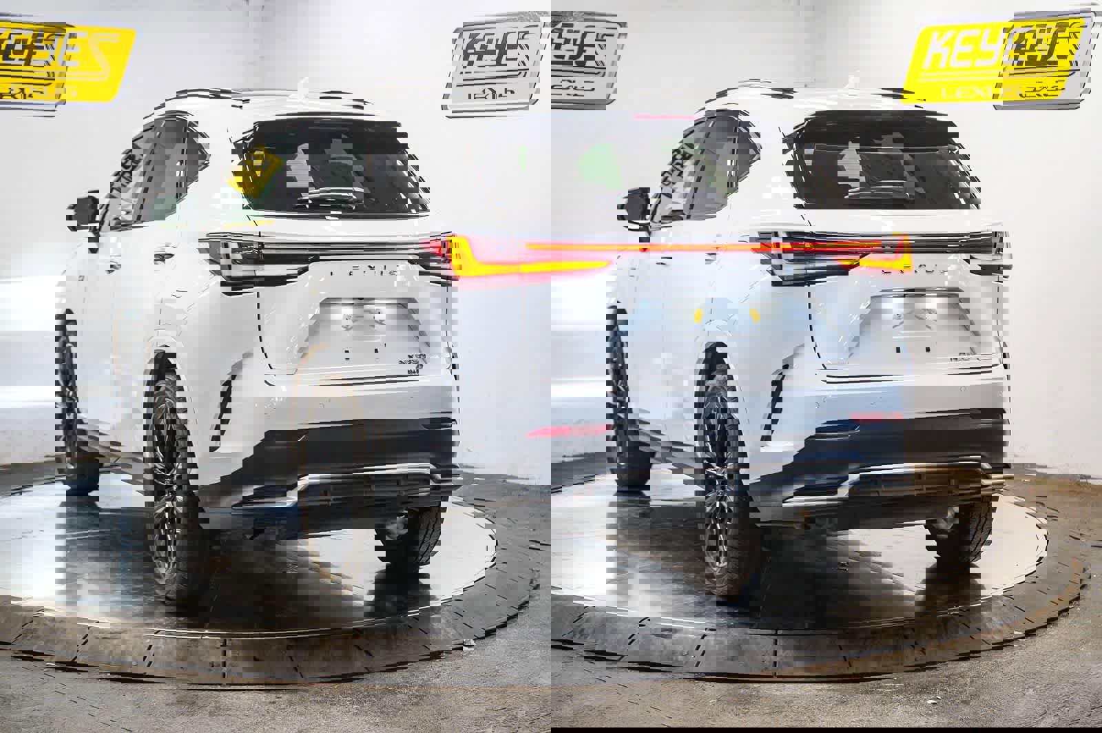 Used 2025 Lexus NX 350 F Sport image 2