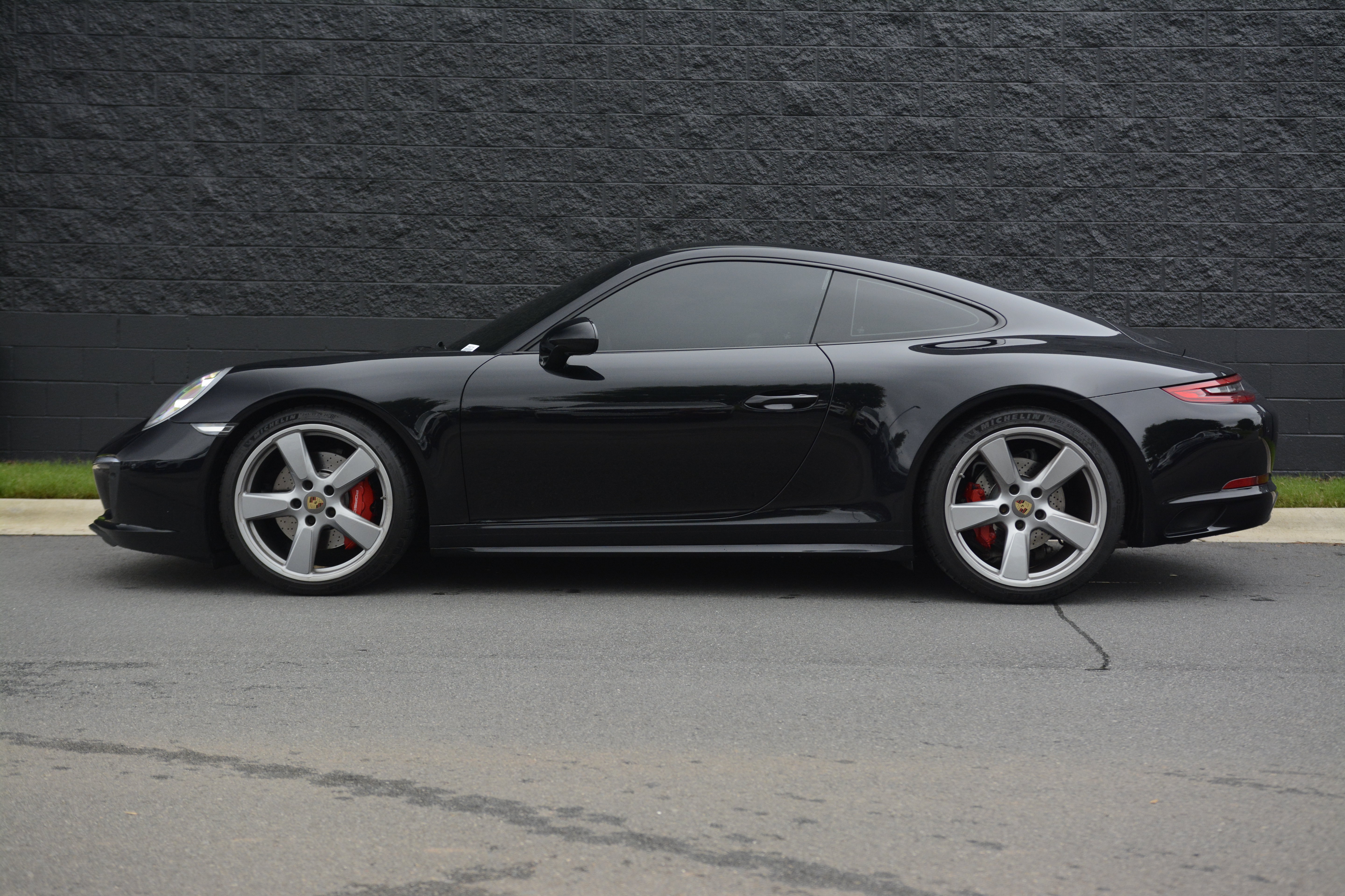 Certified 2018 Porsche 911 Carrera 4S AWD/4WD image 2