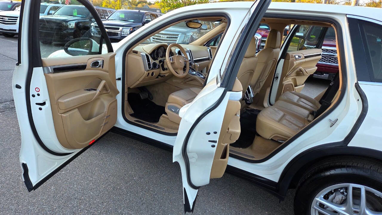 Used 2012 Porsche Cayenne S AWD/4WD image 26