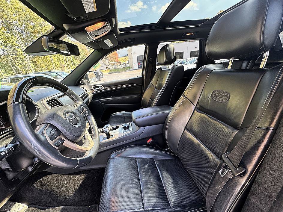 Used 2015 Jeep Grand Cherokee Overland w/ Advanced Technology Group AWD/4WD image 9