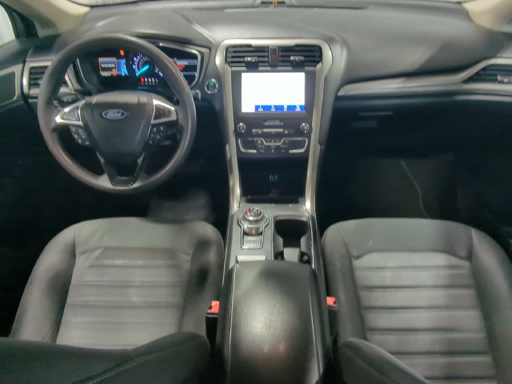 Used 2020 Ford Fusion SE FWD image 18