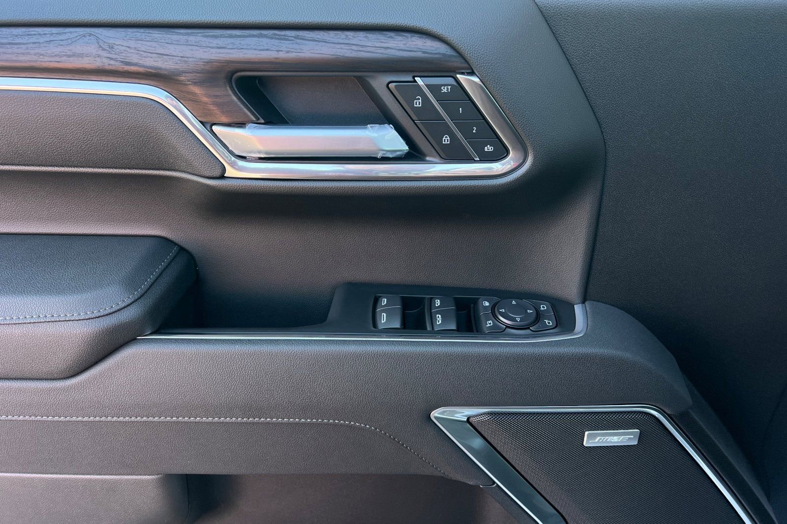 New 2026 GMC Sierra 1500 SLT w/ SLT Premium Plus Package image 9