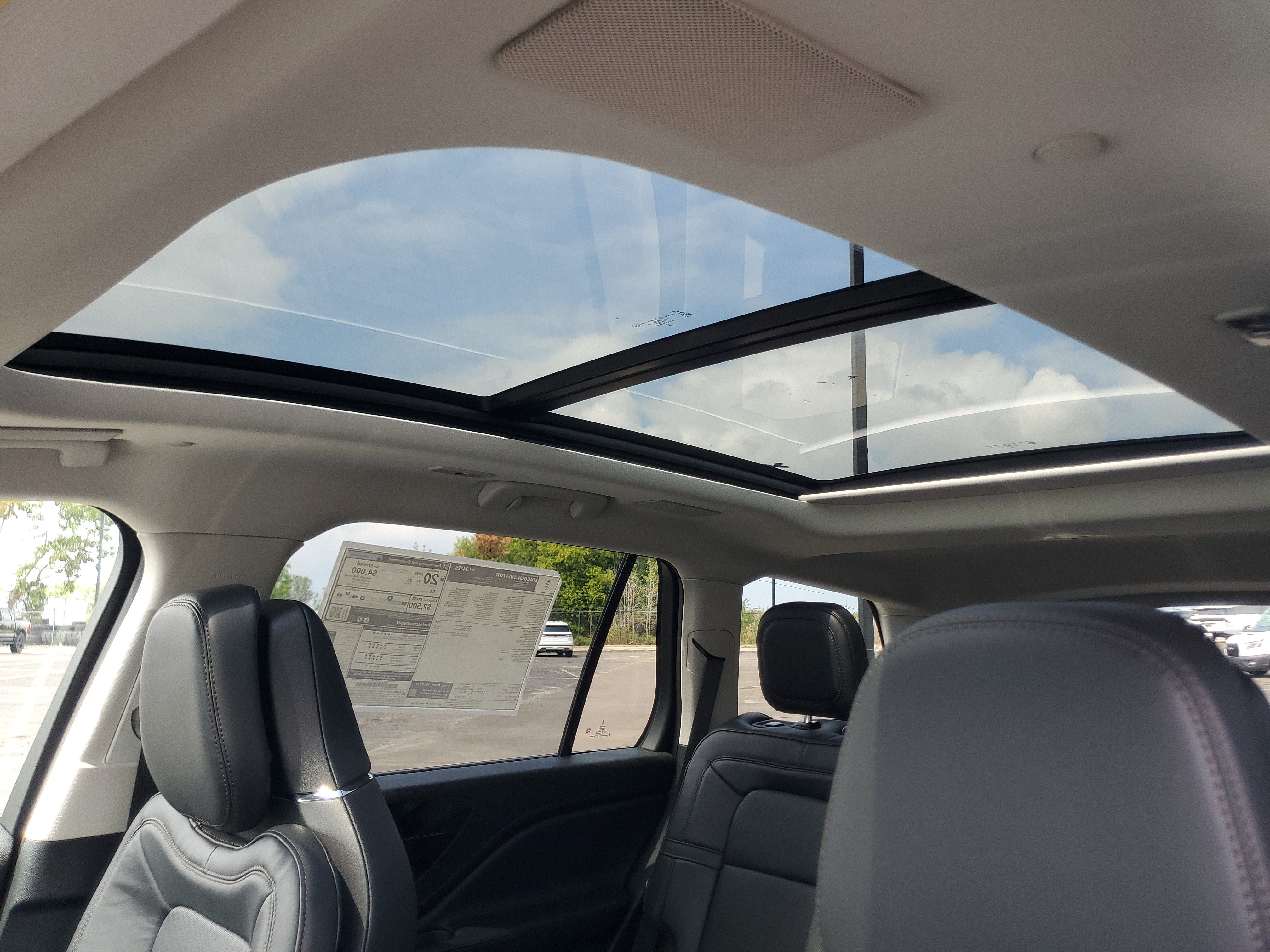 New 2026 Lincoln Aviator Reserve AWD/4WD image 11