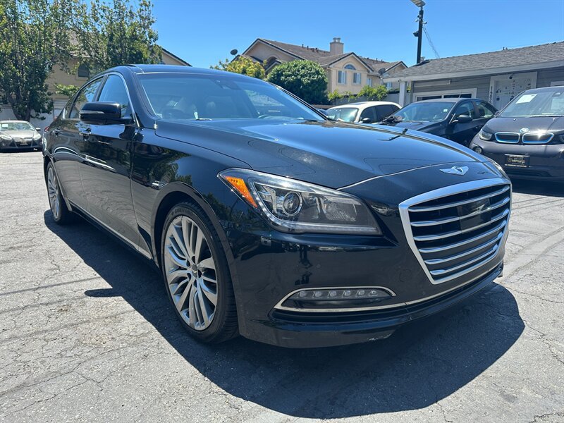 Used 2015 Hyundai Genesis 5.0 RWD image 3