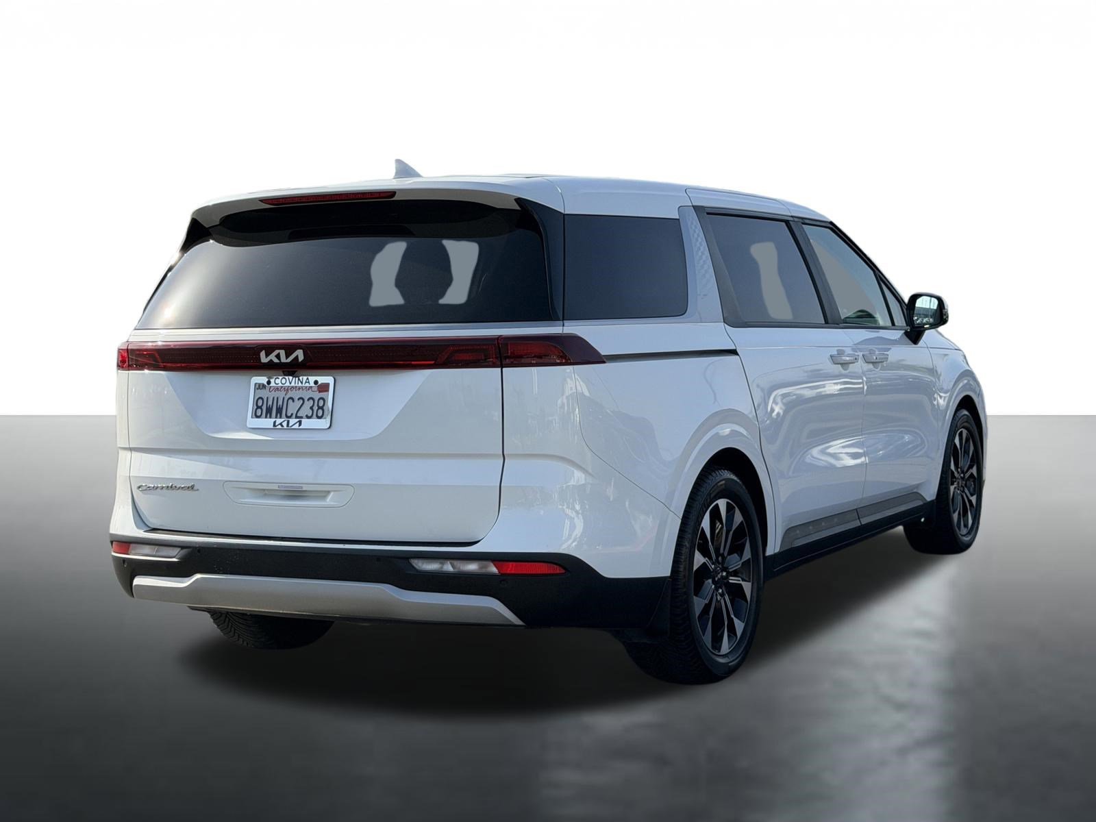 Used 2022 Kia Carnival EX FWD image 8