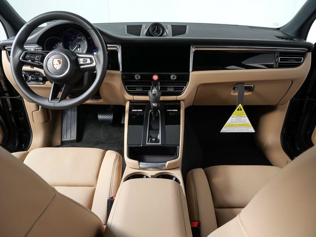 Certified 2026 Porsche Macan Turbo AWD/4WD image 17