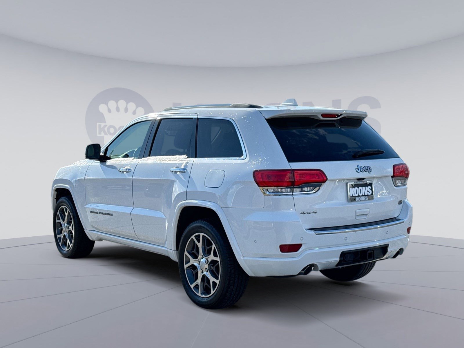 Used 2019 Jeep Grand Cherokee Overland image 4