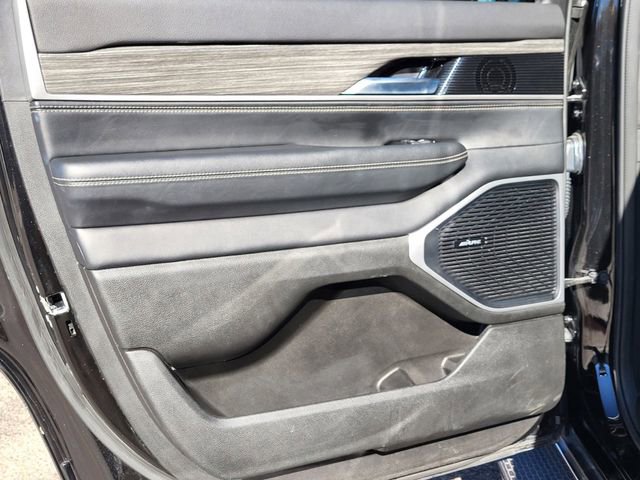 Used 2022 Jeep Wagoneer Series III image 12