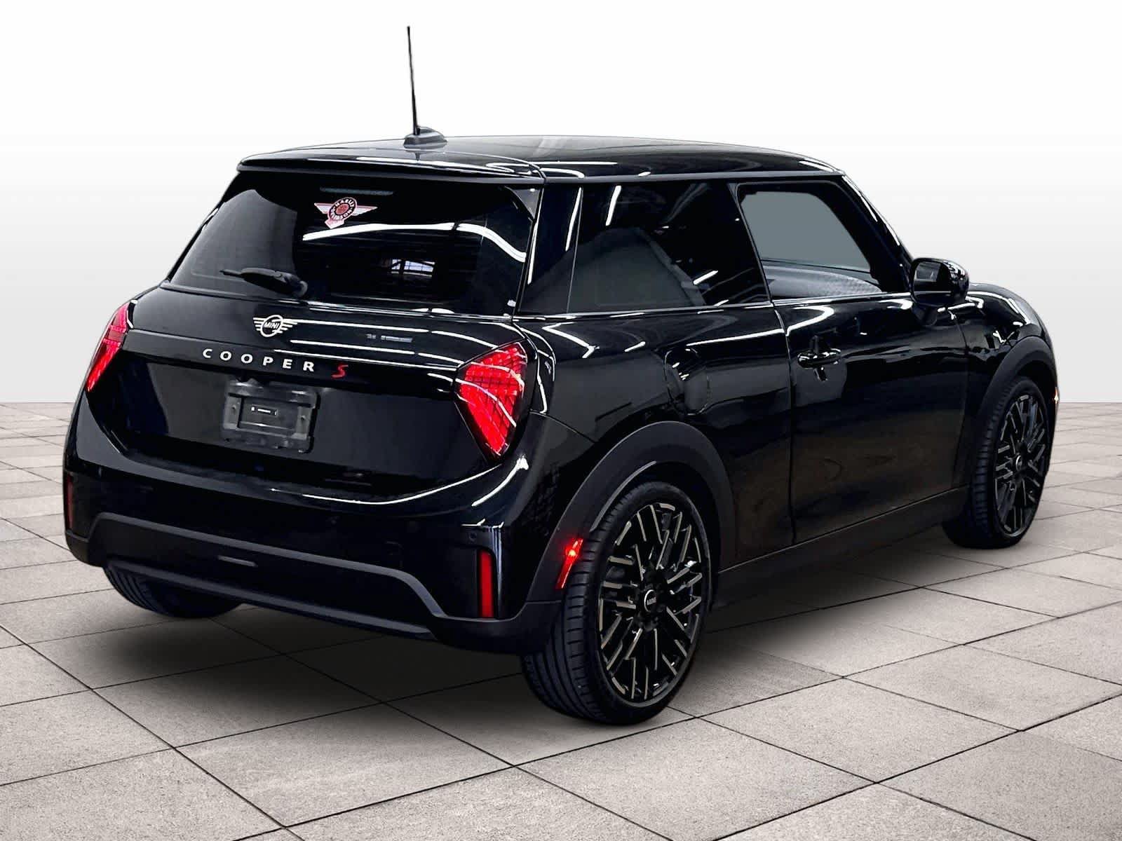 Used 2025 MINI Cooper S FWD image 15