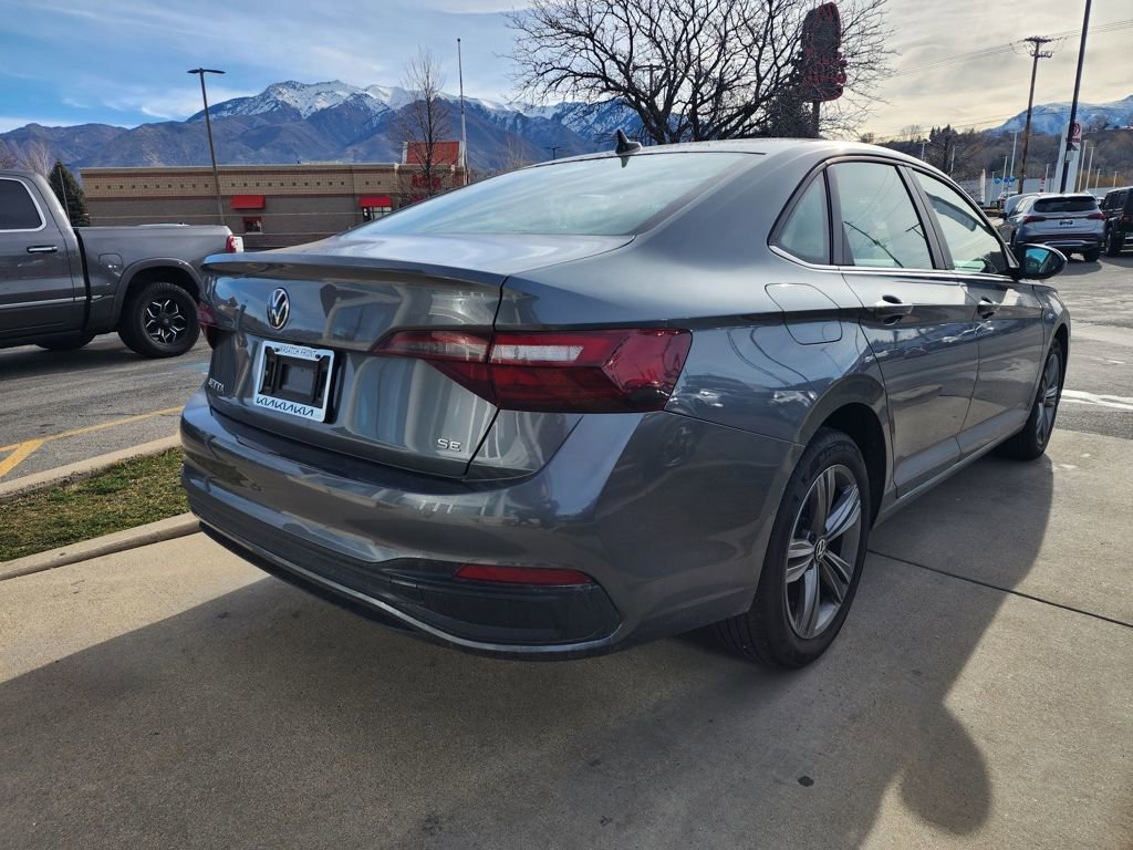 Used 2024 Volkswagen Jetta SE image 5
