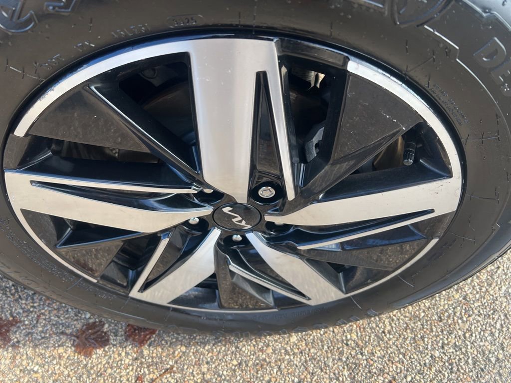 Certified 2023 Kia Sorento S image 40