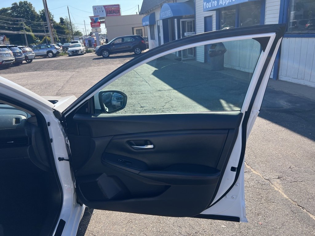 Used 2021 Nissan Sentra SV w/ Trunk Package image 30