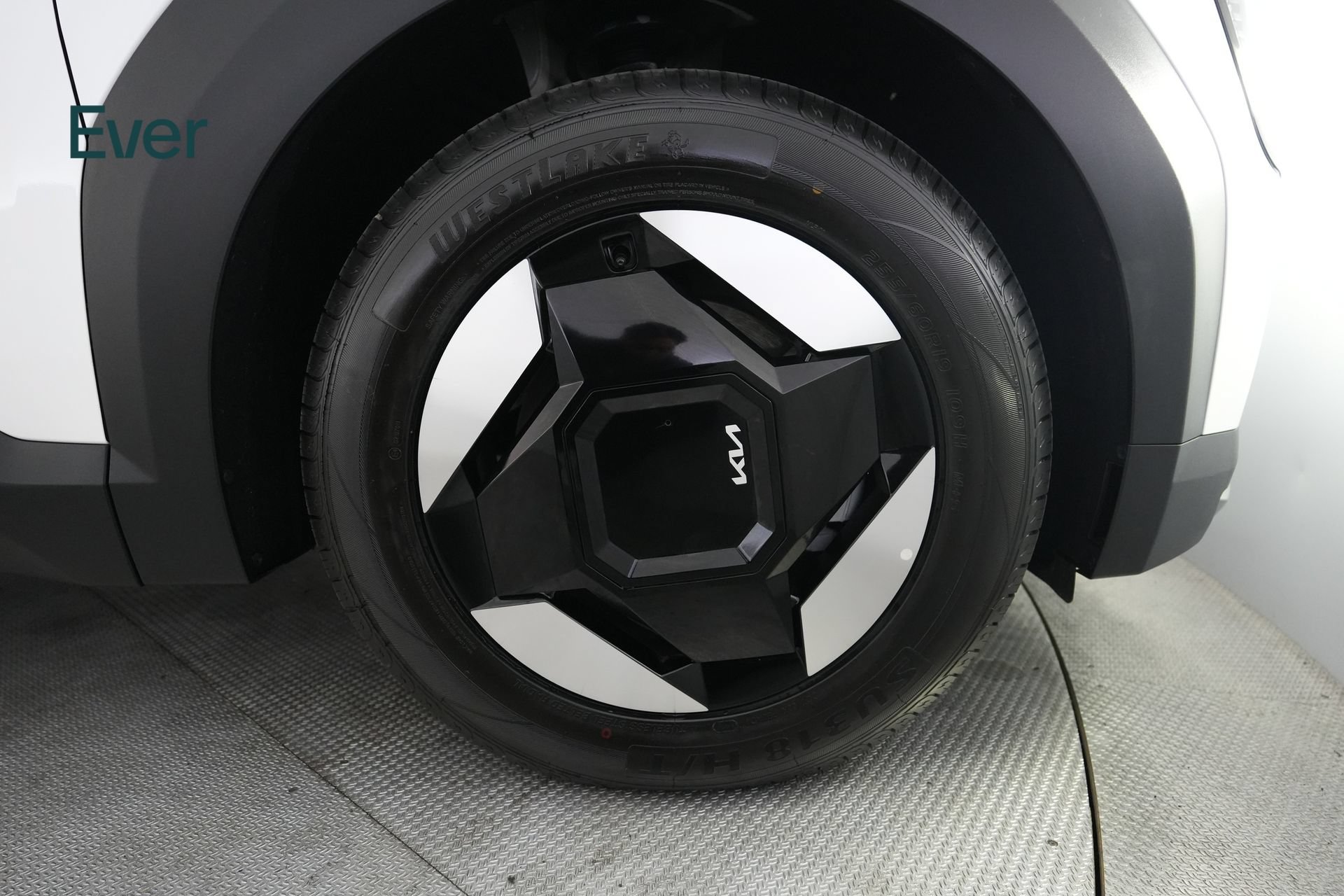 Used 2024 Kia EV9 Light Long Range RWD image 20