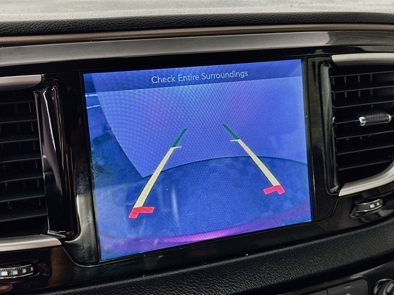 Used 2017 Chrysler Pacifica Touring-L FWD image 15
