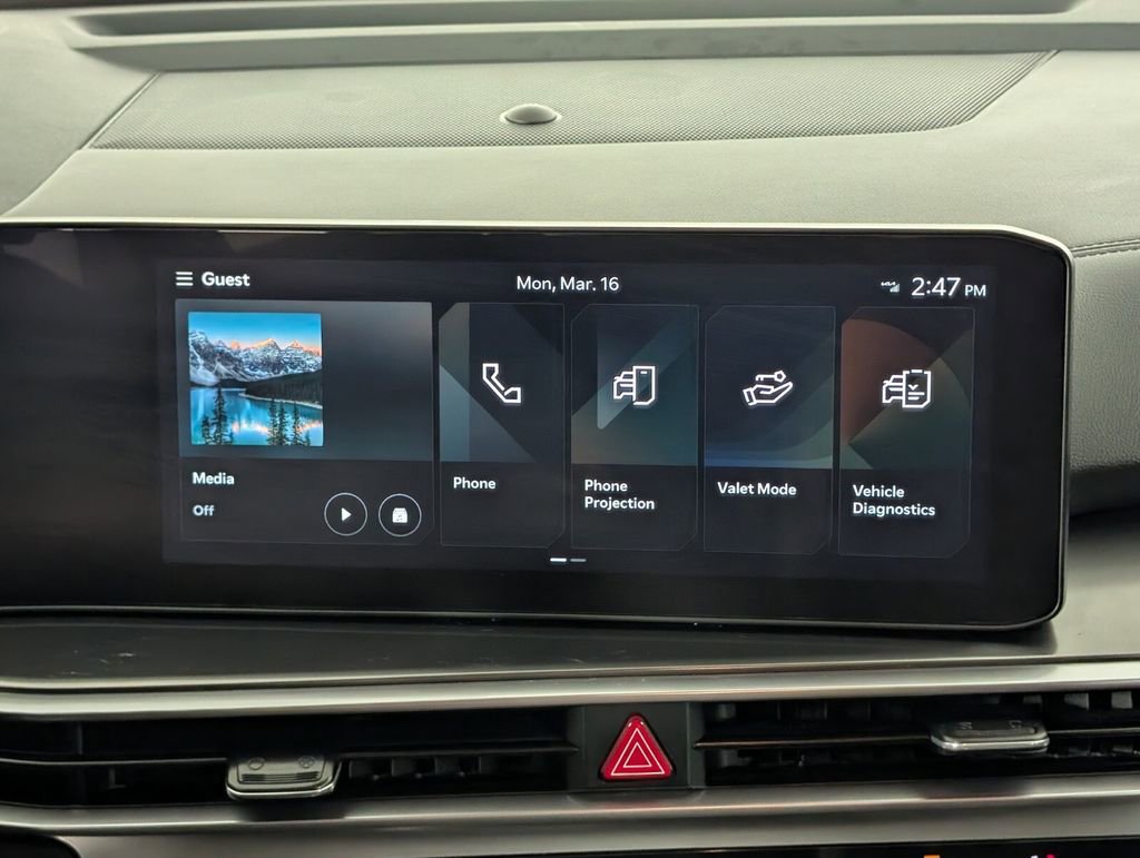 Used 2025 Kia Sorento LX image 16