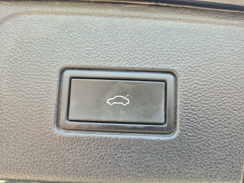 Used 2024 Volkswagen Atlas SE image 15