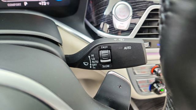 Used 2022 BMW 740i w/ M Sport Package image 42