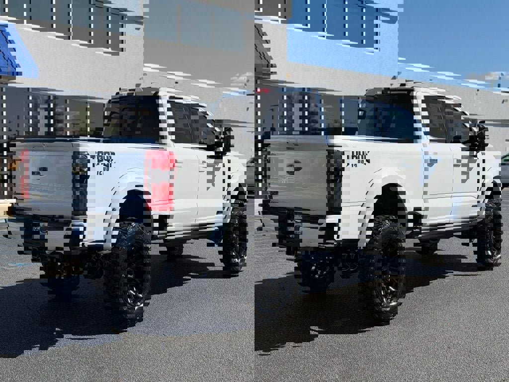 New 2026 Ford F250 Lariat w/ Black Appearance Package image 9