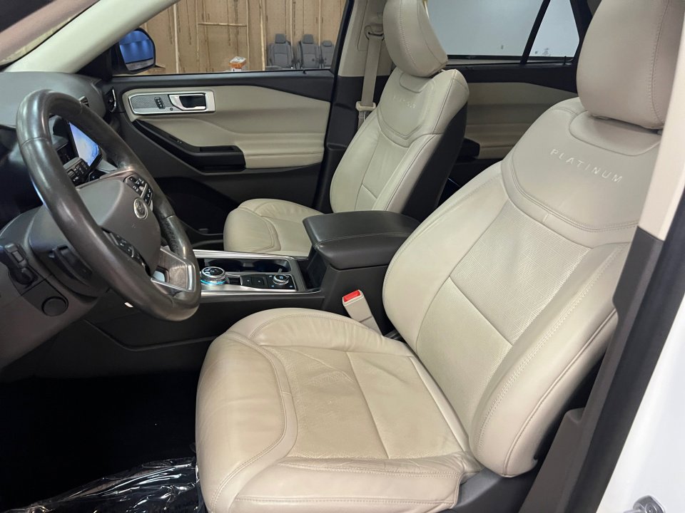 Used 2020 Ford Explorer Platinum image 34