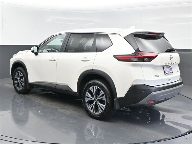 Used 2023 Nissan Rogue SV image 3