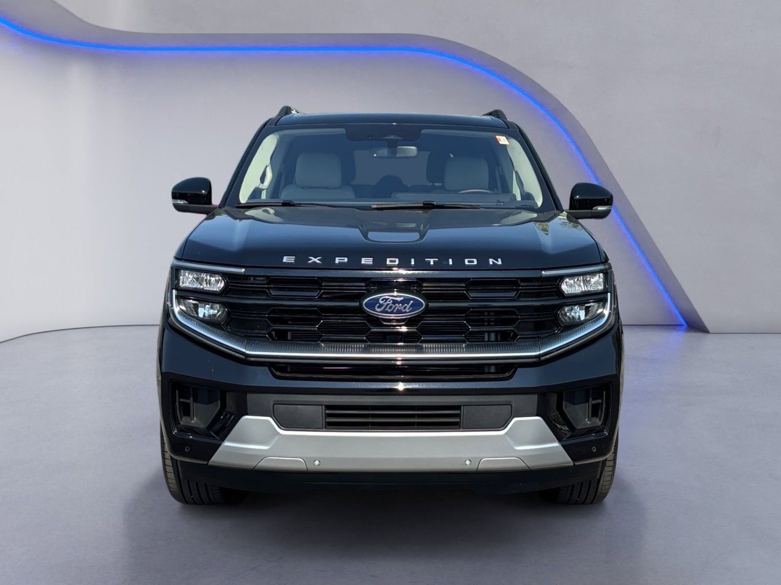 Used 2025 Ford Expedition Platinum w/ Platinum Ultimate Package AWD/4WD image 12