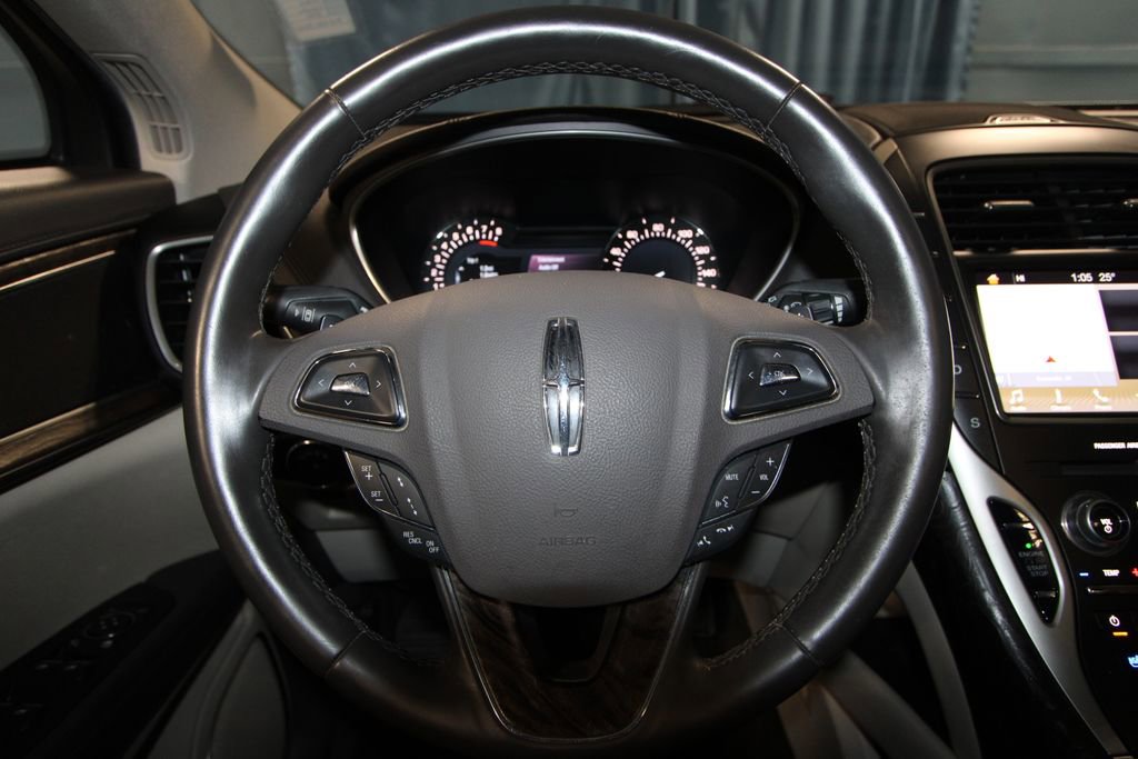 Used 2016 Lincoln MKX Reserve w/ Driver Assistance Package image 13