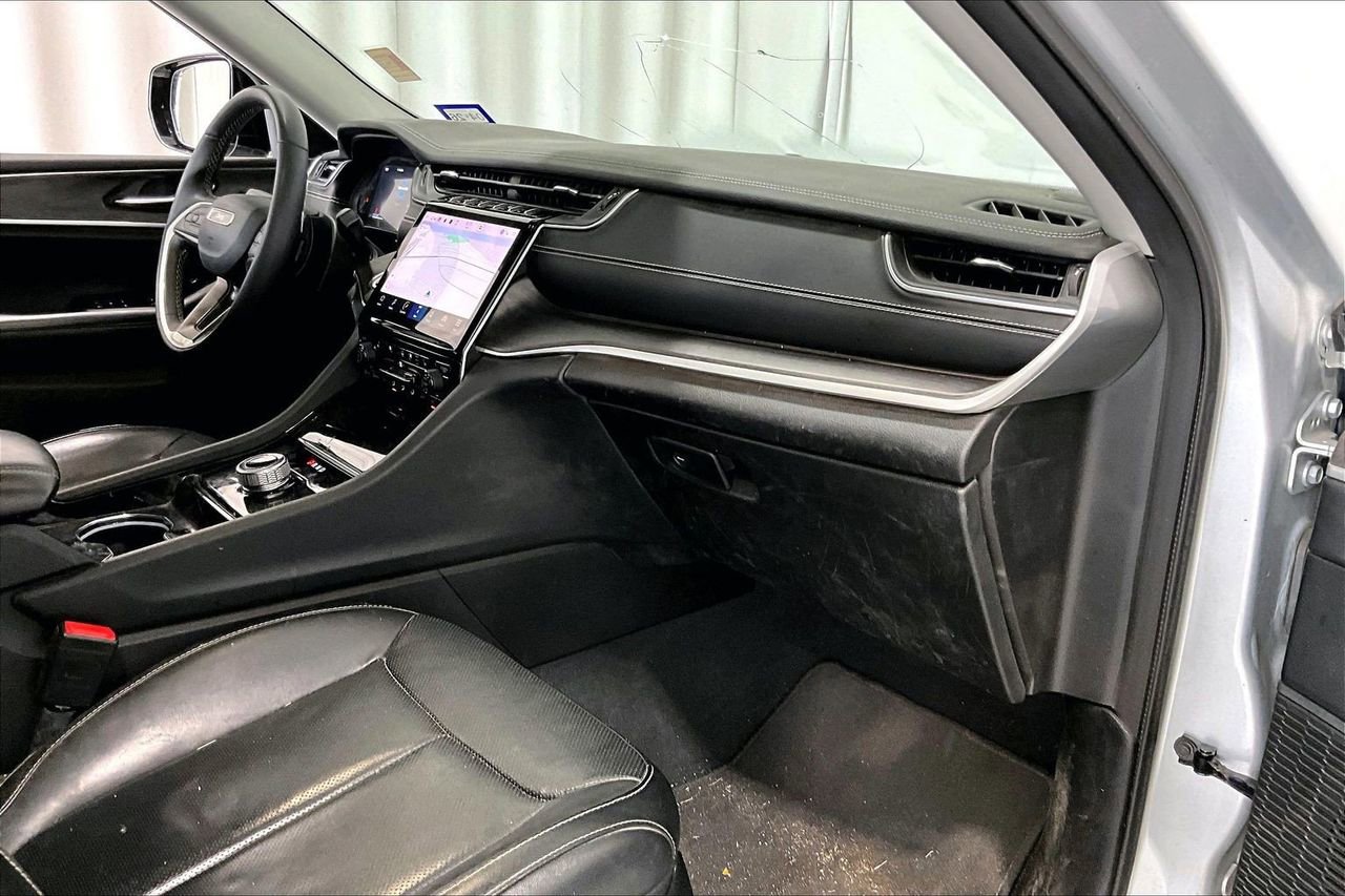 Used 2023 Jeep Grand Cherokee L Limited w/ Luxury Tech Group II image 28