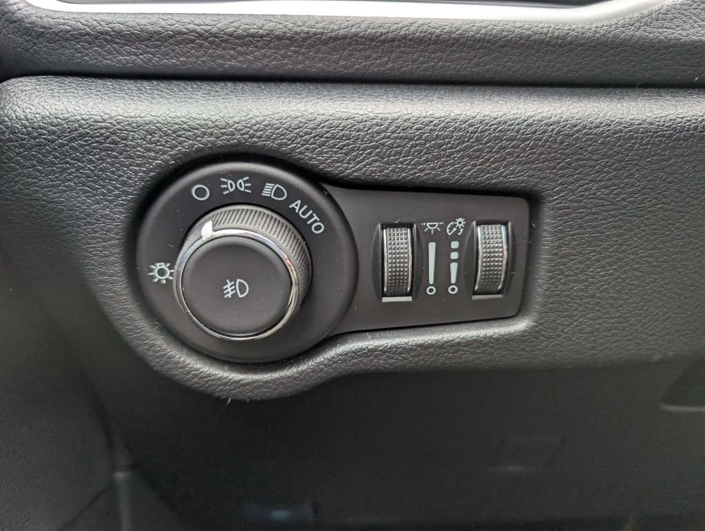 New 2026 Chrysler Pacifica Select w/ S Appearance Package image 35