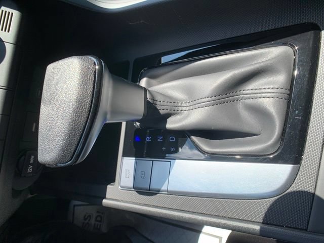 Used 2024 Hyundai Elantra SEL FWD image 21