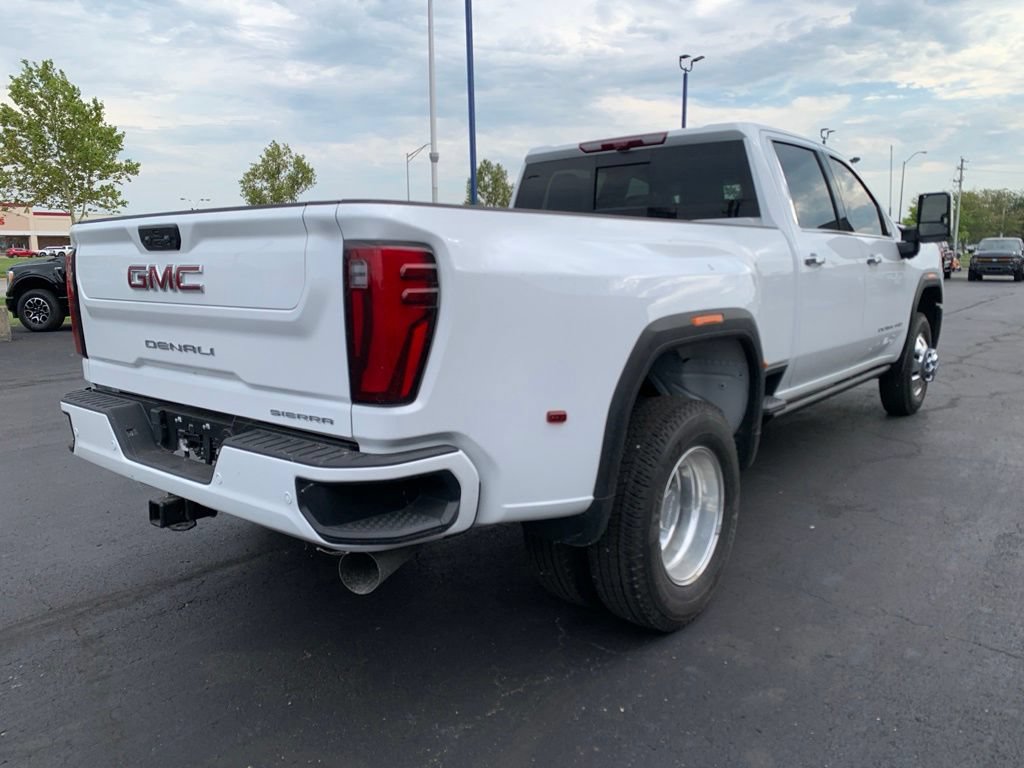 Used 2024 GMC Sierra 3500 Denali w/ Denali Reserve Package AWD/4WD image 3