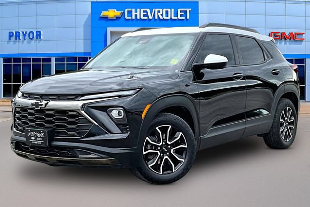 Used 2025 Chevrolet TrailBlazer ACTIV w/ Driver Confidence Package FWD image 3