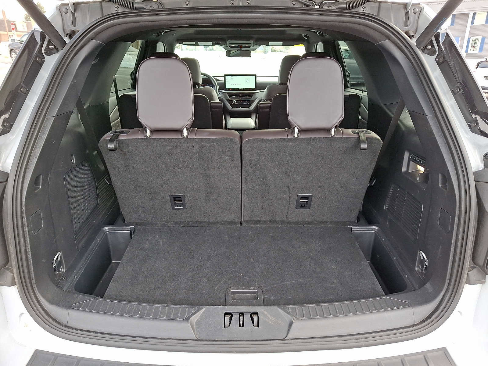 Certified 2025 Ford Explorer Platinum w/ LUX Leather Package image 27